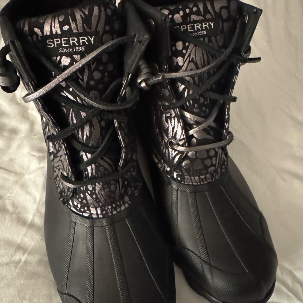 Sperry Black Patterned Waterproof Duck Boots